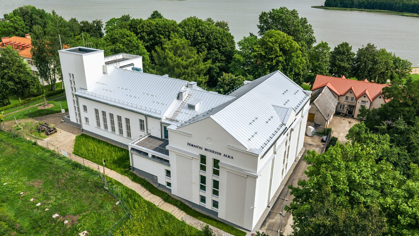 Žemaičių muziejus Alka Telšiuose — fasado ir stogo darbai
